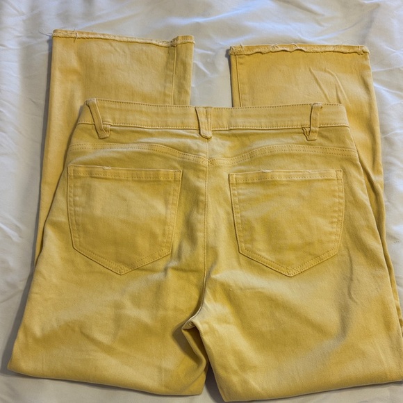 Democracy Women’s frayed hem pants in Yellow - Picture 6 of 7